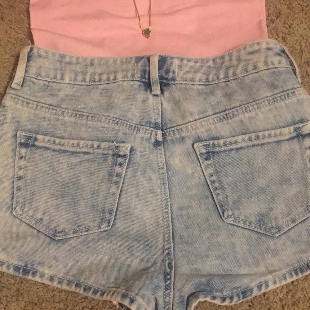 Roxy Shorts - Picture 4 of 4